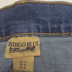 Indigo Blue Maternity Shorts Size Medium Distressed Pockets Blue Color